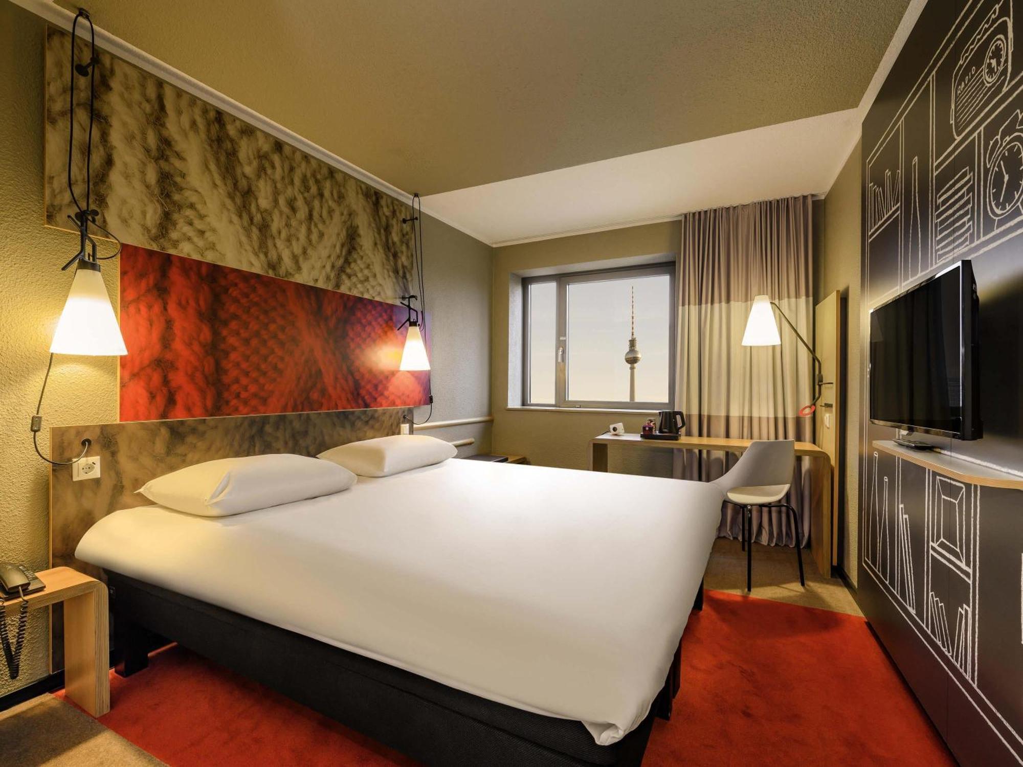 Superior Queen Room City View